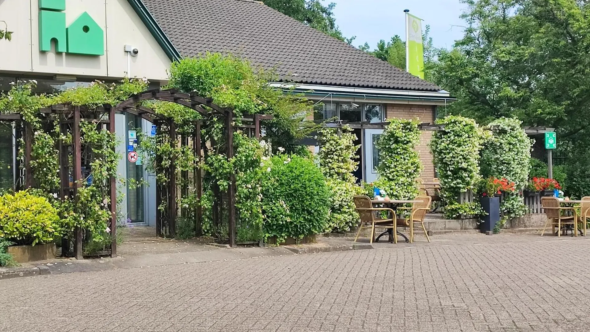 Campanile Hotel & Restaurant Vlaardingen contacts
